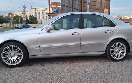 Mercedes-Benz E-Класс, 2004 год, 1 630 000 рублей, 3 фотография