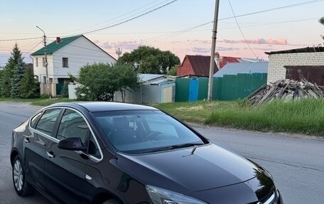 Opel Astra J, 2013 год, 919 000 рублей, 2 фотография