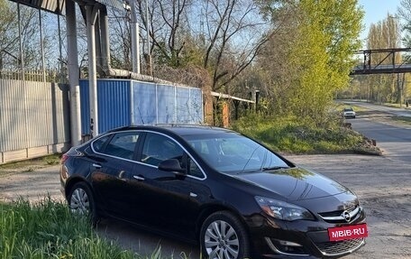 Opel Astra J, 2013 год, 919 000 рублей, 9 фотография