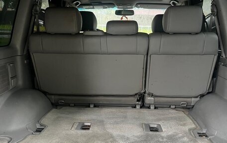Toyota Land Cruiser 100 рестайлинг 2, 2005 год, 2 150 000 рублей, 10 фотография