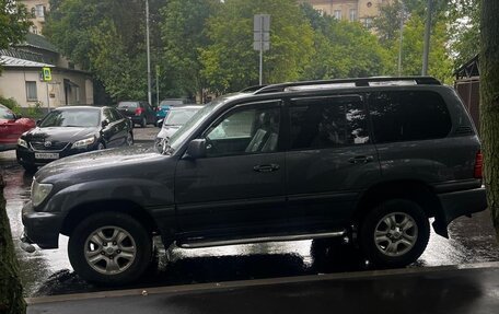 Toyota Land Cruiser 100 рестайлинг 2, 2005 год, 2 150 000 рублей, 16 фотография