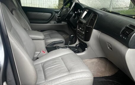 Toyota Land Cruiser 100 рестайлинг 2, 2005 год, 2 150 000 рублей, 11 фотография