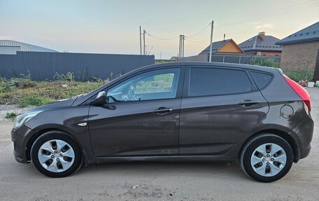 Hyundai Solaris II рестайлинг, 2016 год, 800 000 рублей, 2 фотография