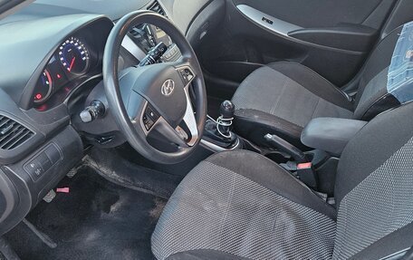 Hyundai Solaris II рестайлинг, 2016 год, 800 000 рублей, 7 фотография