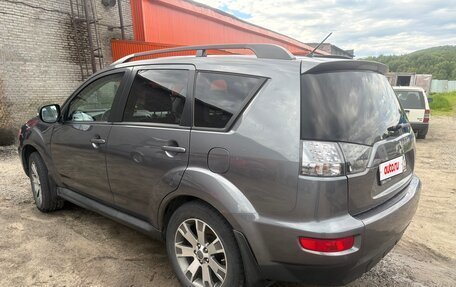 Mitsubishi Outlander III рестайлинг 3, 2011 год, 1 072 000 рублей, 4 фотография