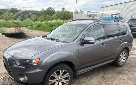 Mitsubishi Outlander III рестайлинг 3, 2011 год, 1 072 000 рублей, 3 фотография