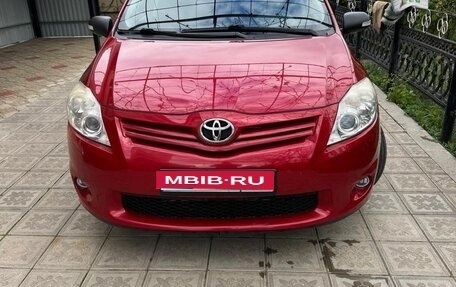 Toyota Auris II, 2010 год, 1 550 000 рублей, 1 фотография