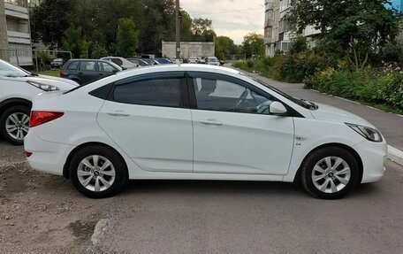Hyundai Solaris II рестайлинг, 2012 год, 750 000 рублей, 3 фотография