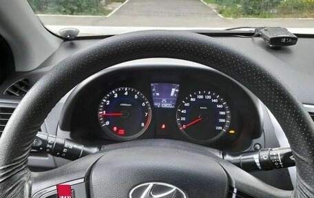 Hyundai Solaris II рестайлинг, 2012 год, 750 000 рублей, 7 фотография