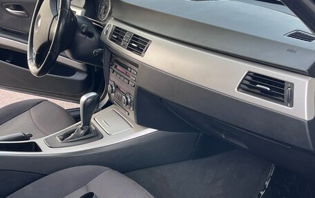 BMW 3 серия, 2009 год, 750 000 рублей, 14 фотография