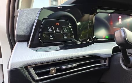 Volkswagen Golf VIII, 2022 год, 1 793 954 рублей, 8 фотография