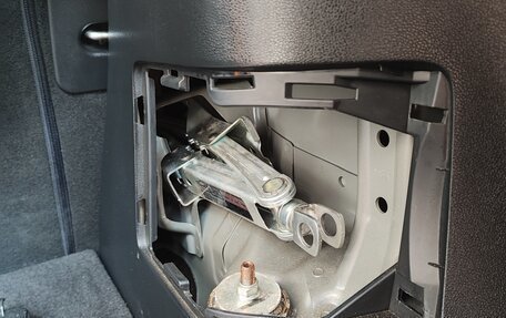 Honda Insight II рестайлинг, 2012 год, 1 180 000 рублей, 17 фотография