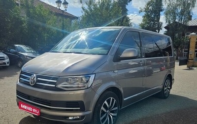 Volkswagen Multivan T6 рестайлинг, 2017 год, 3 780 000 рублей, 1 фотография