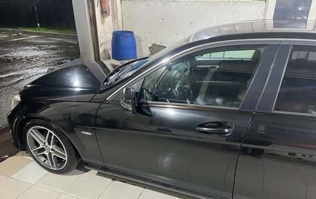 Mercedes-Benz C-Класс, 2011 год, 1 350 000 рублей, 17 фотография