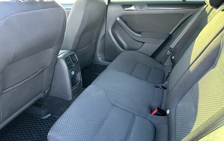 Volkswagen Jetta VI, 2012 год, 999 000 рублей, 22 фотография