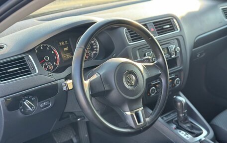 Volkswagen Jetta VI, 2012 год, 999 000 рублей, 17 фотография