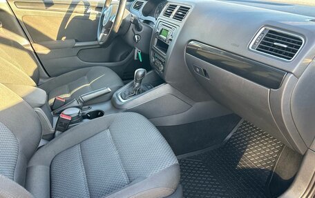 Volkswagen Jetta VI, 2012 год, 999 000 рублей, 29 фотография