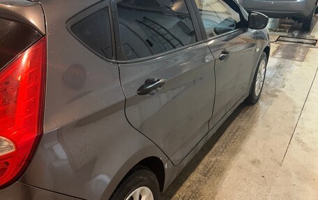 Hyundai Solaris II рестайлинг, 2013 год, 670 000 рублей, 2 фотография