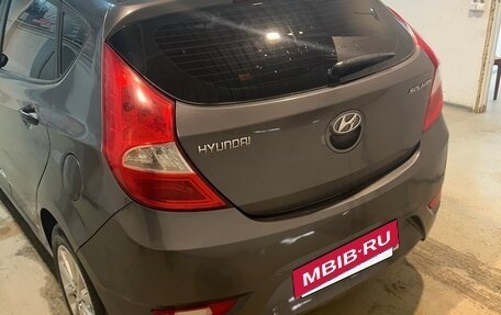 Hyundai Solaris II рестайлинг, 2013 год, 670 000 рублей, 3 фотография