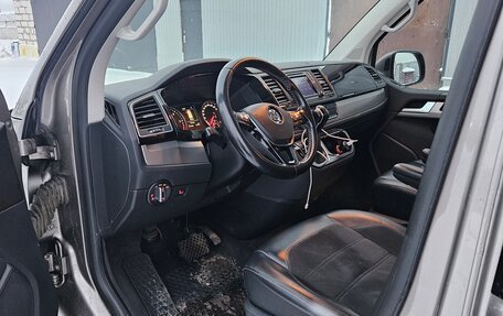 Volkswagen Multivan T6 рестайлинг, 2017 год, 3 780 000 рублей, 12 фотография