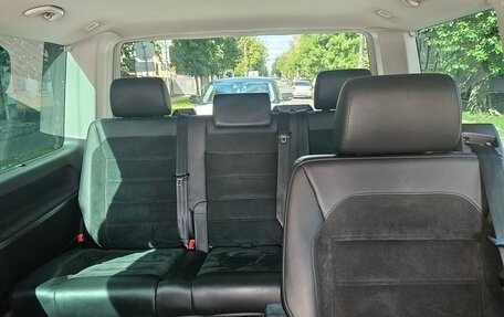 Volkswagen Multivan T6 рестайлинг, 2017 год, 3 780 000 рублей, 11 фотография