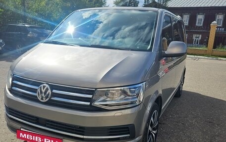 Volkswagen Multivan T6 рестайлинг, 2017 год, 3 780 000 рублей, 10 фотография