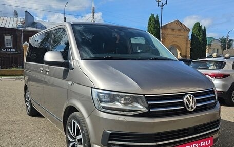 Volkswagen Multivan T6 рестайлинг, 2017 год, 3 780 000 рублей, 9 фотография
