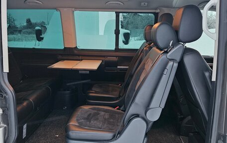 Volkswagen Multivan T6 рестайлинг, 2017 год, 3 780 000 рублей, 18 фотография