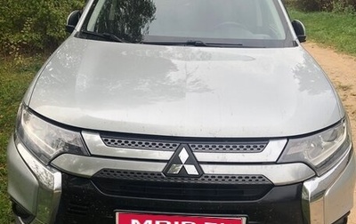 Mitsubishi Outlander III рестайлинг 3, 2018 год, 2 300 000 рублей, 1 фотография