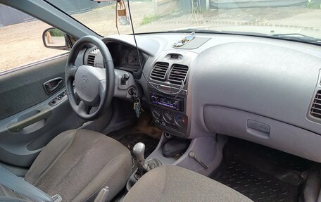 Hyundai Accent II, 2005 год, 330 000 рублей, 2 фотография
