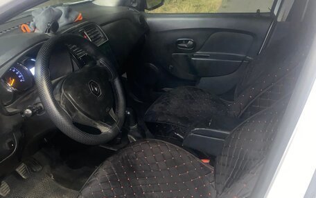 Renault Logan II, 2017 год, 485 000 рублей, 9 фотография