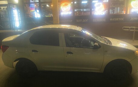 Renault Logan II, 2017 год, 485 000 рублей, 4 фотография