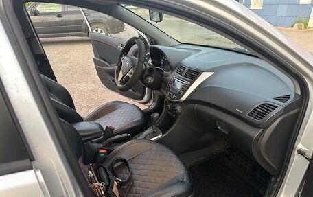 Hyundai Solaris II рестайлинг, 2014 год, 959 999 рублей, 8 фотография