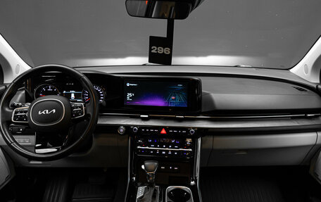 KIA Carnival, 2023 год, 4 950 000 рублей, 21 фотография
