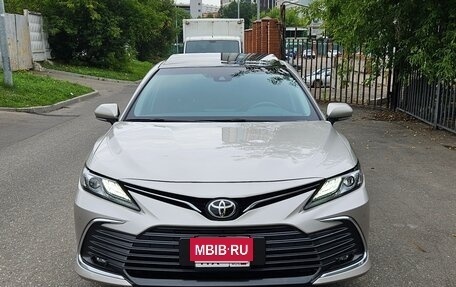 Toyota Camry, 2022 год, 3 199 000 рублей, 2 фотография