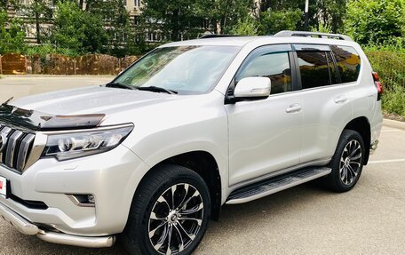 Toyota Land Cruiser Prado 150 рестайлинг 2, 2018 год, 5 300 000 рублей, 1 фотография