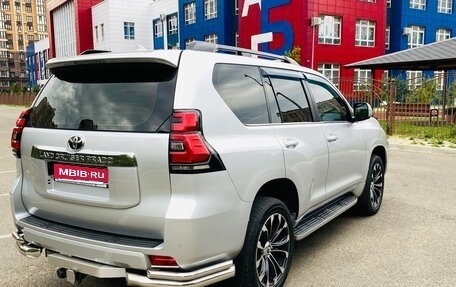 Toyota Land Cruiser Prado 150 рестайлинг 2, 2018 год, 5 300 000 рублей, 5 фотография