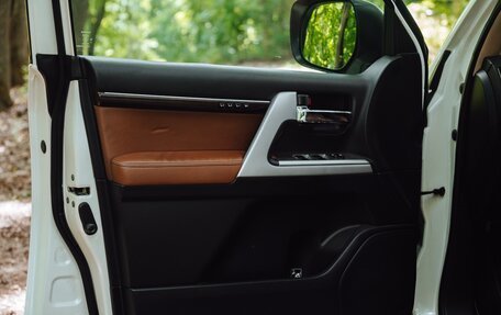 Toyota Land Cruiser 200, 2014 год, 3 700 000 рублей, 23 фотография