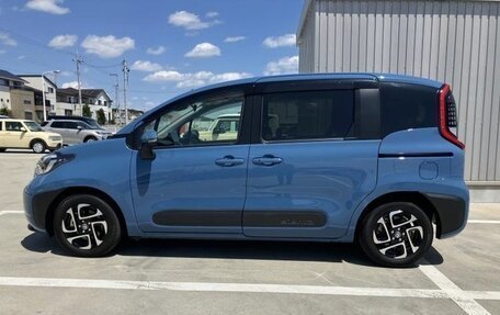 Toyota Sienta, 2023 год, 1 154 000 рублей, 5 фотография