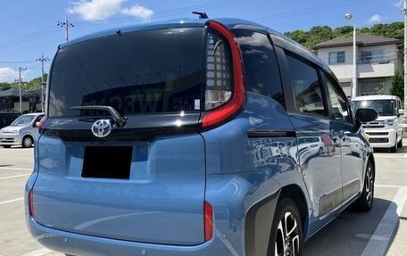 Toyota Sienta, 2023 год, 1 154 000 рублей, 4 фотография