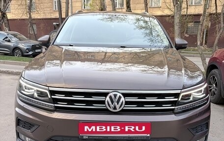 Volkswagen Tiguan II, 2018 год, 2 500 000 рублей, 5 фотография