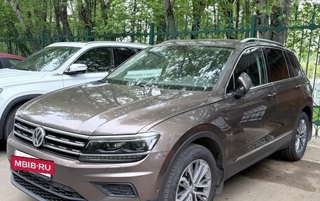 Volkswagen Tiguan II, 2018 год, 2 500 000 рублей, 17 фотография