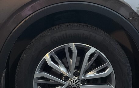 Volkswagen Tiguan II, 2018 год, 2 500 000 рублей, 22 фотография