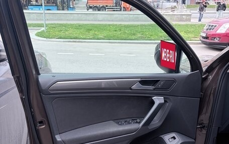 Volkswagen Tiguan II, 2018 год, 2 500 000 рублей, 26 фотография