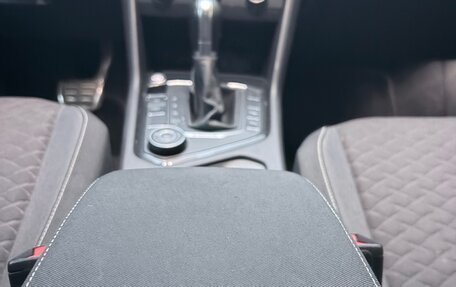 Volkswagen Tiguan II, 2018 год, 2 500 000 рублей, 28 фотография