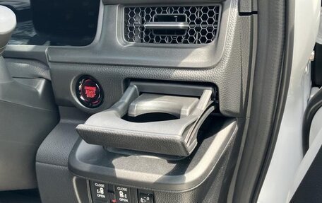Honda Stepwgn, 2023 год, 2 241 000 рублей, 13 фотография