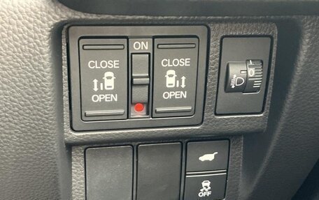 Honda Stepwgn, 2023 год, 2 241 000 рублей, 14 фотография