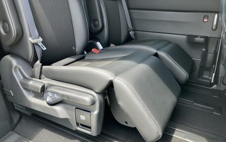 Honda Stepwgn, 2023 год, 2 241 000 рублей, 19 фотография