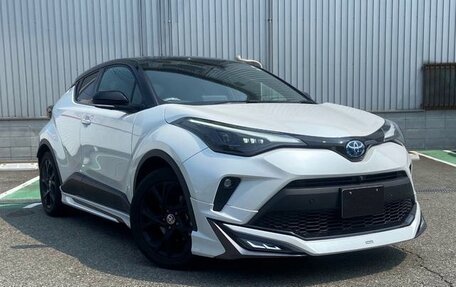 Toyota C-HR I рестайлинг, 2022 год, 1 803 000 рублей, 9 фотография