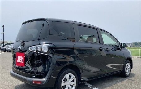 Toyota Sienta II, 2021 год, 1 108 000 рублей, 5 фотография
